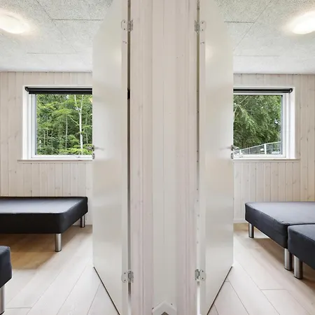 Aqua 221 Holiday home