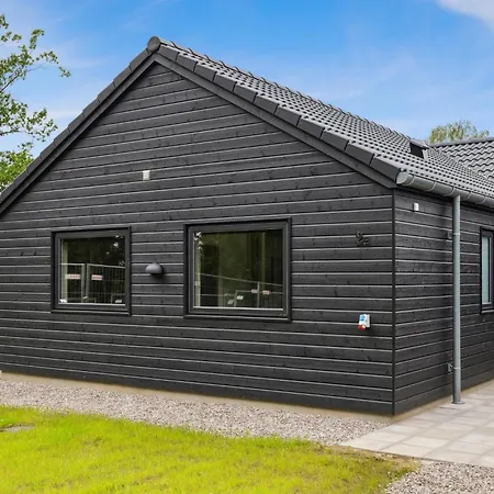 Aqua 221 Holiday home